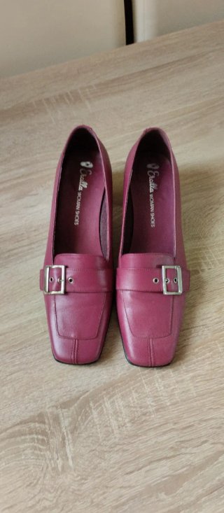 Zapatos de piel Borgoña con hebilla