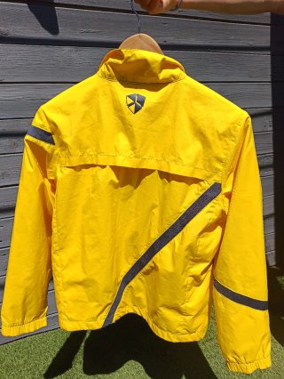 Chubasquero FC Barcelona Amarillo Talla 140-152