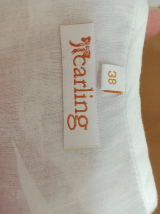 Blusa blanca con volantes