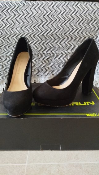 Zapatos de tacón negros