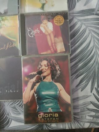 Lote Gloria Estefan 12 CDs y 1 DVD