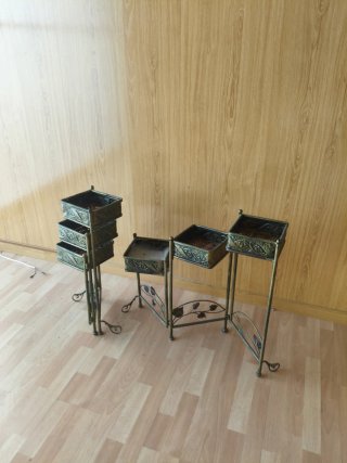 Macetero de metal dorado para interior