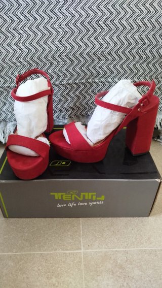 Sandalias de tacón burdeos