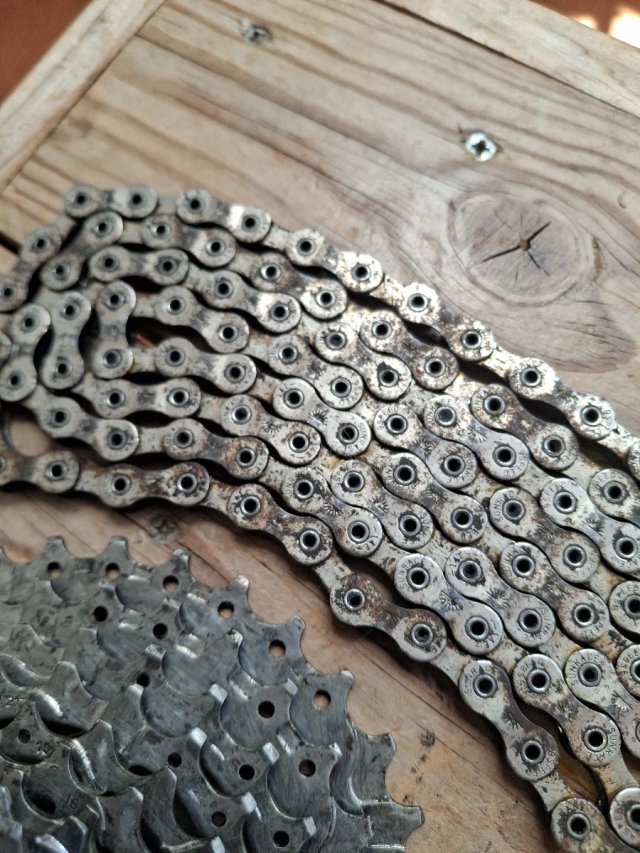 Piñón casette y cadena Shimano-Sunrace 9v