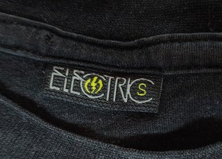 Camiseta negra gráfica - Electric Visual