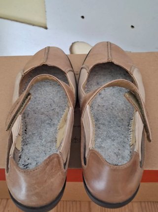 Zapatos Suave Beige/Marrón Talla 38