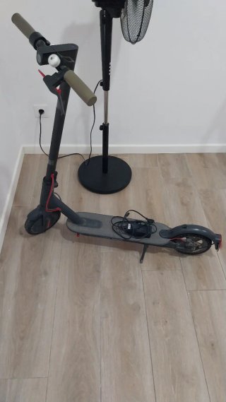Patinete Eléctrico Gris