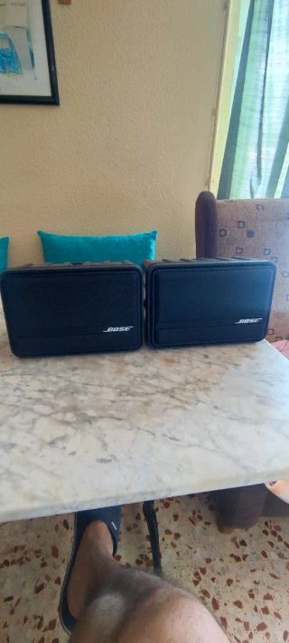 Altavoces Bose model 25 surface mount speaker