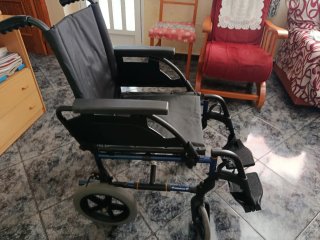 Silla de ruedas para espacios reducidos