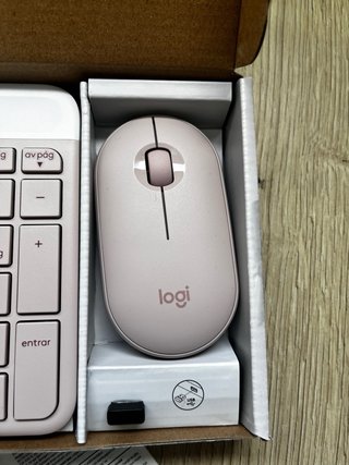 Logitech Slim Combo MK470 Rosa