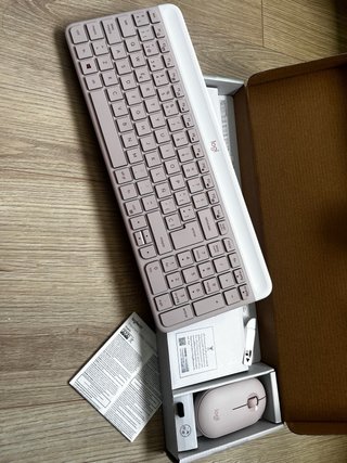 Logitech Slim Combo MK470 Rosa