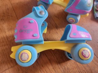 Patines ajustables  y Casco Peppa Pig