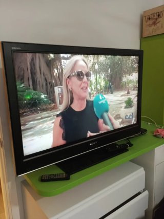 Televisión grande Sony