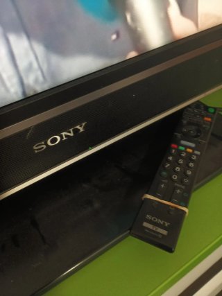 Televisión grande Sony