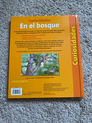 Curiosidades: En el bosque. Libro con ventanas