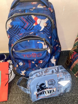 Mochila Totto Azul con Estampado Futbolístico