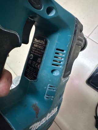Taladro Percutor Makita con Batería y Cargador