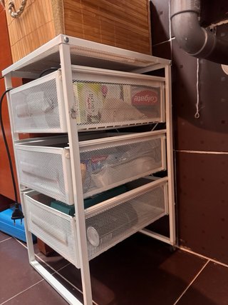 Mueble de baño con cajones metálicos