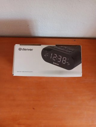 Radio-despertador Denver CRQ-107 con carga inalámb