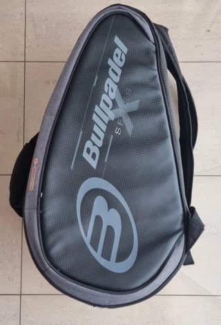 Paletero Bullpadel Negro y Gris