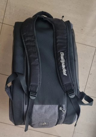 Paletero Bullpadel Negro y Gris