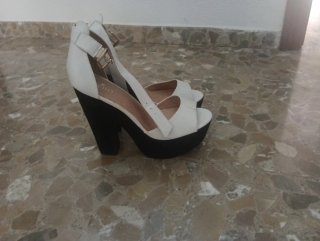 Sandalias blancas de plataforma