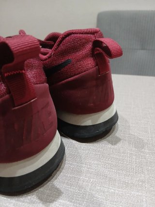 Zapatillas Nike Rojas y Negras