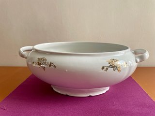 Sopera y 6 Platos Hondos Porcelana Filo Dorado