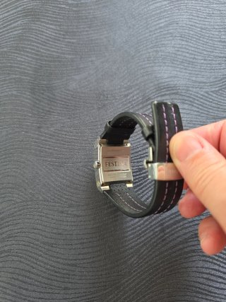 Reloj Festina Correa Piel Negra y Morada