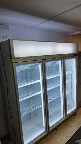 Congelador Vertical Cristal 3 Puertas