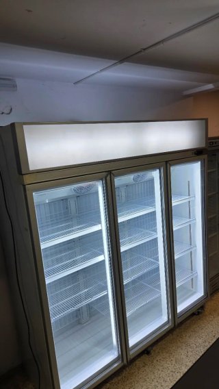 Congelador Vertical Cristal 3 Puertas