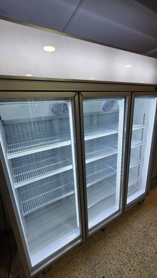 Congelador Vertical Cristal 3 Puertas