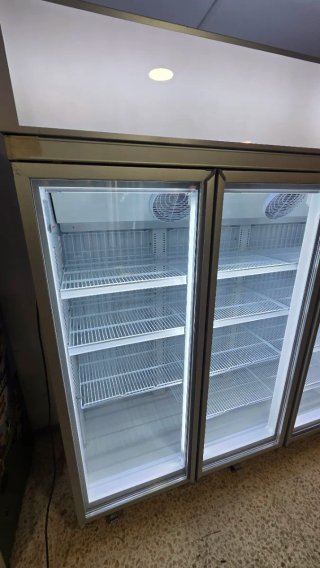 Congelador Vertical Cristal 3 Puertas