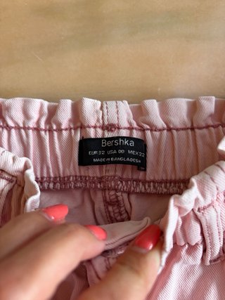 Pantalón Bershka rosa talla 32