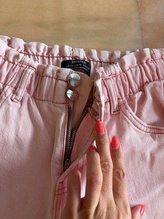 Pantalón Bershka rosa talla 32