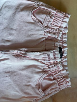 Pantalón Bershka rosa talla 32
