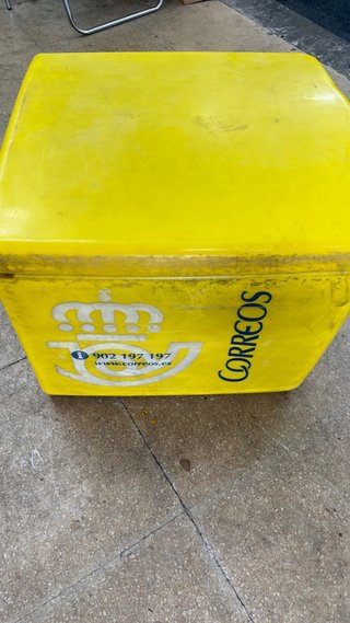Cajón de reparto CORREOS amarillo
