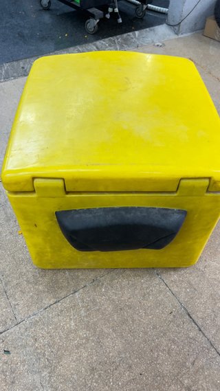 Cajón de reparto CORREOS amarillo