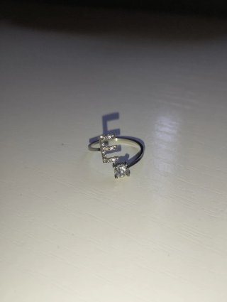 Anillo Letra E Ajustable
