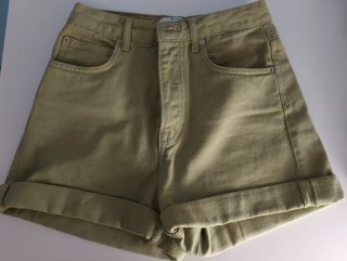 Shorts Stradivarius verde