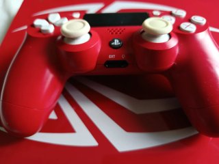 PS4 Pro 1TB Spider-Man Edizione Speciale Rossa