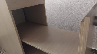 Escritorio de madera con zapatero/cajon