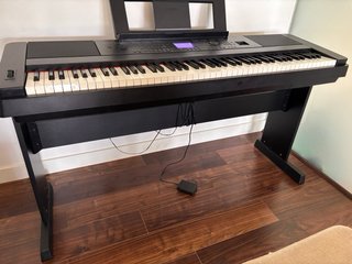 Piano Yamaha DGX-660 Portable Grand