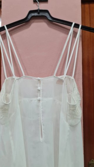 Conjunto de camisón y bata en tul