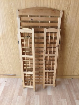 Estantería plegable de madera