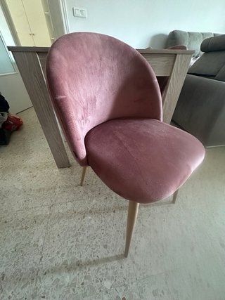 Mesa y 4 sillas comedor