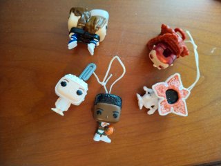 Figuras Stranger Things Kinder Sorpresa