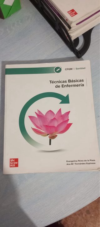 Libros de auxiliar de Enfermería grado medio