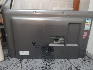 Televisión 42 pulgadas LG con golpe