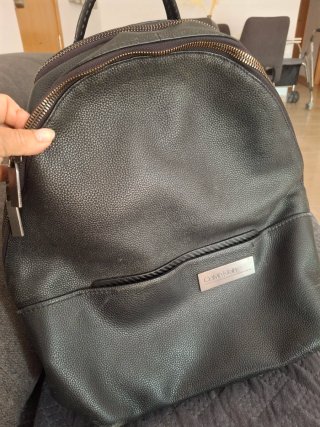 Mochila Calvin Klein Negra de cuero, usada,